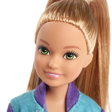 Barbie Fashionistas Doll with Accessories – Diverse Inclusive Look, On-Trend Stylish Outfit – GBK59