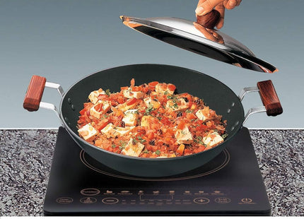 Hawkins Futura 2.5L Hard Anodised Deep Kadai with Lid, Induction Compatible Nonstick Fry Pan, Black