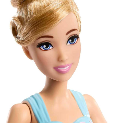 Barbie Fashion Doll with Accessories – Stylish On-Trend Outfit for Creative Fashion Play – JCY51