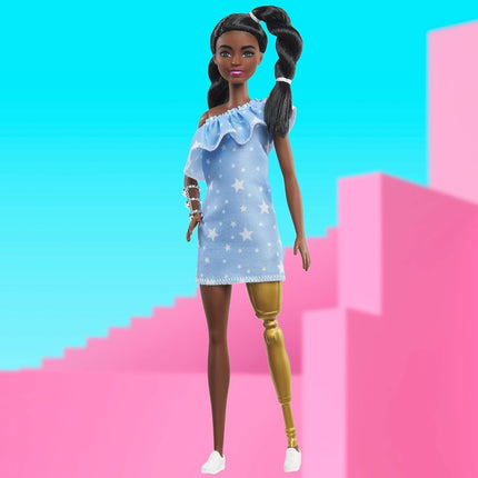 Barbie Fashionistas Doll Assortment – Diverse Fashion Dolls Celebrating Inclusivity (Styles May Vary) – FBR37