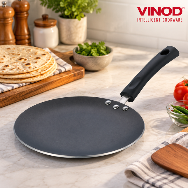 Vinod Concave Roti Tawa - průměr 10,5 palce - Pánev na pečení - Pánev na palačinky - Bez PFOA - Nepřilnavá pánev - Navrženo pro rychlé a rovnoměrné vaření - Snadné čištění - Vhodné pro kovové obracečky - Rukojeti s trojitým nýtováním
